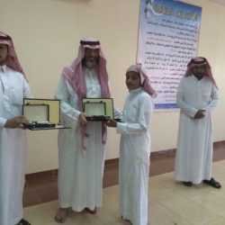 طلاب ومنسوبي متوسطة القادسية يؤدون صلاة الاستسقاء