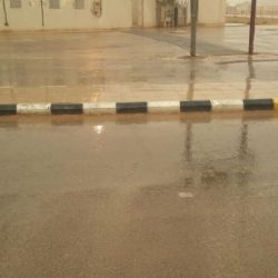وفاة سبعيني ونجاة مرافقيه بعد ان جرفتهم السيول غربي اﻷفلاج