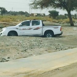 اﻷجواء الممطرة والسيول تجذب المتنزهين في اﻷفلاج