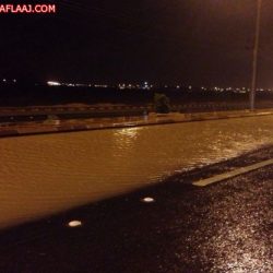 بالصور امطار على مركز طوال غرب الأفلاج وسيول خفيفة عليها