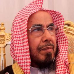 شباب الهمجة يقتلون ذئب مفترس