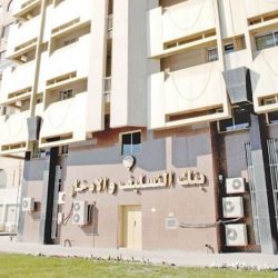 مدني الأفلاج يباشر التماس كهربائي بالقرب من مبنى المرور