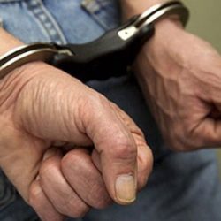 مقتل عشريني على يد شقيقه في الأفلاج