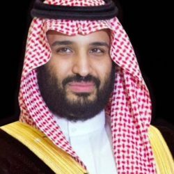 الزايد يشارك طلاب الإبتدائي بالأفلاج اسبوعهم التمهيدي ويوزع عليهم الحلوى والكتب