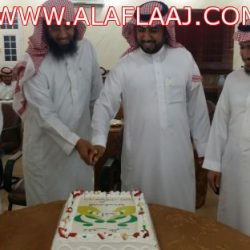 أربع محلات تجاريه للبيع