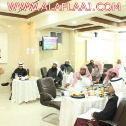 مدير المتاحف ومحافظ الأفلاج يسلمون الزنان أول رخصة متحف شخصي على مستوى منطقة الرياض