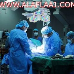 إصابة حدث بـ ٧ طعنات والجناة في قبضة الشرطة