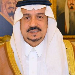 محافظ الأفلاج يعزي أسرة الزير في وفاة فقيدهم