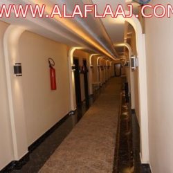 مصرع سيدة وإصابة زوجها بإصابات بليغة والمتجمهرين يتسببون بإعاقة وصول الهلال الأحمر والدفاع المدني