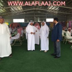 مشروع تجاري يفتقر إلى علامات تنبيه أو حواجز