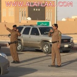 بالصور محافظ الأفلاج يتقدم المصلين لصلاة عيد الفطر المبارك