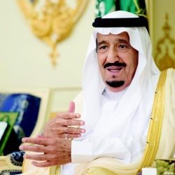 محافظ الأفلاج يطمئن على صحة ال سيف