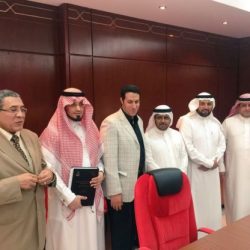 بالصور : خيرية الأفلاج تقف مع أسرة إنهار منزلها بسبب الأمطار