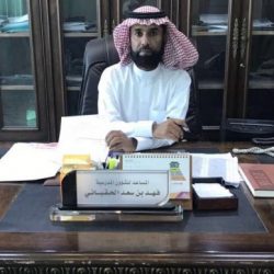 خيرية الأحمر تنفذ مشروع إفطار الصائم وتوزع سلال غذائية
