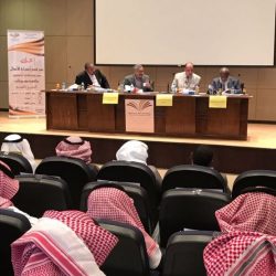 الإعلامي ورجل الأمن خالد آل سيف على السرير الأبيض