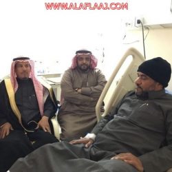 محافظ الأفلاج في زيارة لمركز الهدار