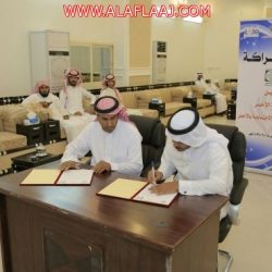 محافظ الخرج يكرم البطل “الخضراني”  أحد أبناء الأفلاج