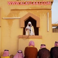 دعني أرى في أخلاقك آية