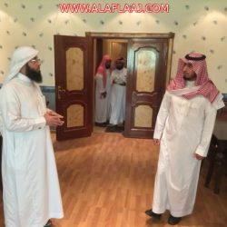 مراجع يقتحم مكتب عمل الأفلاج ويتهجم على موظفيه