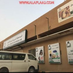 مدير التعليم بالأفلاج يستقبل عددًا من الطلاب في مكتبه