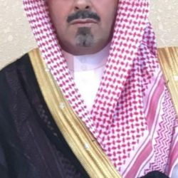 بالصور: بلدية الأحمر تُزين الطرقات والميادين بالأخضر والعتيبي يهنئ القيادة
