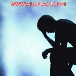 ادرك يقظتهم فحاول ابتلاعها .. أمن الأفلاج يطيح بشاب بحوزته حبوب مخدرة
