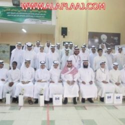 شاهد : مدير التعليم يتوّج ثانوية الملك فهد بكأس دوري المدارس