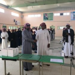 مدير مركز التميز ومساعده بتعليم الأفلاج يجتازان الاختبار النظري لتحيكيم بالجائزة