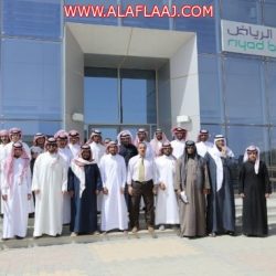 بعد 34 عام من العطاء .. ابتدائية تحفيظ القرآن بليلى تودع الهواملة بالهدايا