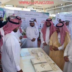 بالصور…مشرف كليات الأفلاج يكرم المتميزين بوحدة التدريب الميداني