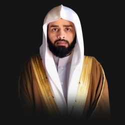 شاهد.. “محافظ الأفلاج” يرعى حفل التعليم للأداء المتميز ويدشن الدليل التعليمي