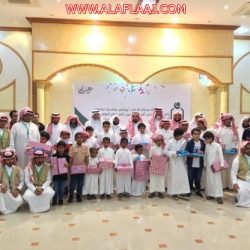 بمناسبة اليوم العالمي : لجنة تنمية الأفلاج تحتفي بعمالها