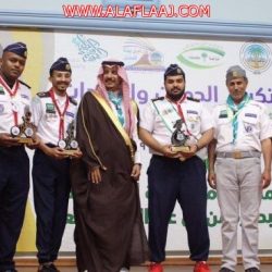 طحنون آل درع يحصل على درجة الدكتوراه