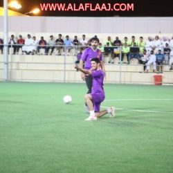 بالصور : محافظ الأفلاج يشارك المتطوعين في مشروع “رمضان أمان” بتوزيع الإفطار السيار