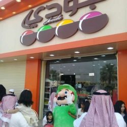 طبيب أسنان يباشر عمله في مركز صحي السيح