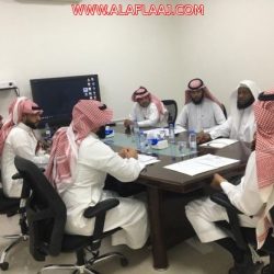 “محافظ الأفلاج” يؤكد على رؤساء المراكز ضرورة مراقبة أملاك الدولة والإبلاغ عن الإحداثات