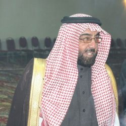 الفهد يُكرم الشيخ ناصر بن ابراهيم آل بازع بمناسبة استضافته للوفود المشاركه من جميع أنحاء المملكة في دراسات الكشفية التأهيلية المنعقدة في مقر الكشافة بمحافظة الأفلاج