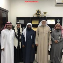 وزير الشؤون الإجتماعية السابق يزور مركز الإرشاد الأسري بالأفلاج
