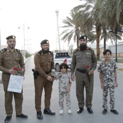 مدني الأفلاج وبلدية البديع يخمدون حريقآ اشتعل في مزرعة جنوب الأفلاج