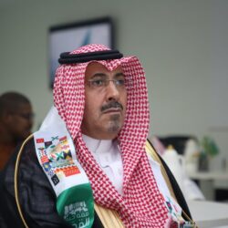 الشيخ ناصر بن إبراهيم آل بازع يهنئ محافظ الأفلاج الجديد