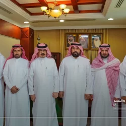 شاهد.. أمطار صيفية تجري الأودية غرب الأفلاج