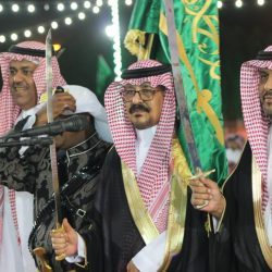 شرطة الأفلاج تقبض على شخصين لاعتدائهما على فتاة في أحد المنتزهات العامة.