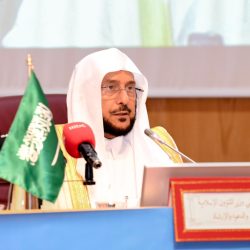 وزير الشؤون الاسلامية للخطباء حثوا الناس على بذل الصدقة وتوجيهها لمستحقيها الأكثر احتياجاً عبر المنصات الرسمية بدلاً من صرفها لمشاريع التفطير المبالغ فيها والتي تكلف مئات الملايين ويرتادها من هم ليسوا من أهل الحاجة.