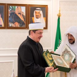 وزير الشؤون الإسلامية يستقبل سفير إيران لدى المملكة
