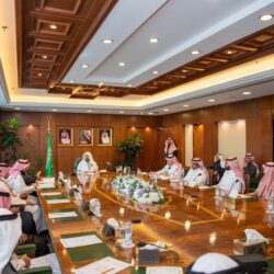 شاهد ” العلم “ يُدشن بسطة بشرى التسويقية ويشيد بالمستوى العالي للأسر المنتجة