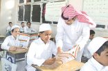 رئيس الهلال يهدي “الدافور مصطفى” بيتاً شعرياً في الكيمياء