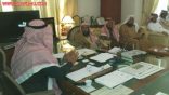 محافظ الأفلاج يستقبل المعزين والمبايعين من مدير ومعلمي المعهد العلمي بمحافظة الأفلاج