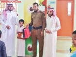 بتيماء .. طالب بالصف اﻷول الابتدائي يتكفل بإفطار زملاءه المحتاجين طوال العام