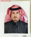 رجل أعمال يقدم مبلغ مالي لطالب ألقى قصيدة حماسية في الملك أثناء حفل مدرسي باﻷفلاج