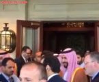 شاهد بالفيديو استقبال محمد بن سلمان للمبتعثين بأمريكا.. وحفاوة الطلاب وتحيتهم الجماعية له